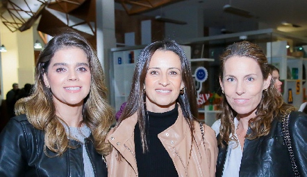  Yezmín Sarquis, Mónica Galarza y Alejandra Allende.