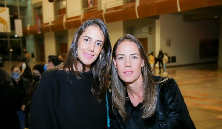  Lourdes y Carla Ortiz.