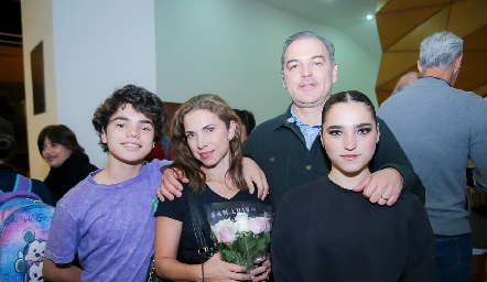  Emilio del Bosque, Mayra Ortega, Camila y David del Bosque.