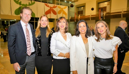  Javier García, Ashlie Cronemeller, Mella  Elizalde, Rebeca Sandoval y Mayra Ortega.