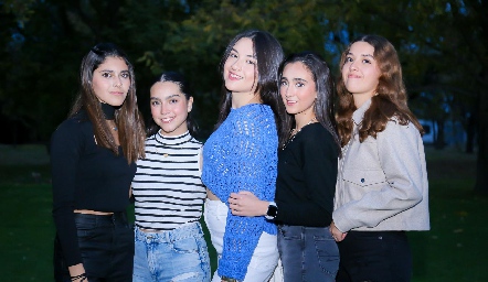  Ana Salazar, Valentina Enternod, Victoria Rendón, Sofía Flores y Ana Cecilia Córdoba.