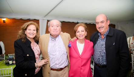  Luzma, José, María del Carmen y Juan Manuel Reynoso.