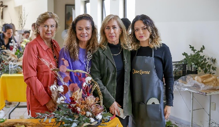  Isabel Narváez, Aida Palau, Laura Villasuso y Nayibe Pérez.