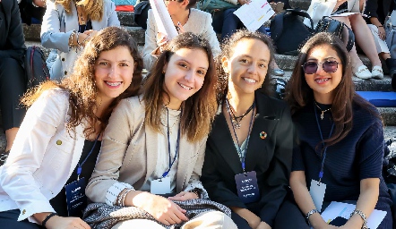  María Calara, Elena, Ana Laura y Frida.
