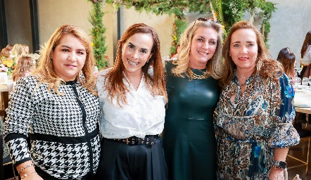  Carmenchu, Ilenia Rodríguez, Carla Castro y Rocío Valle.