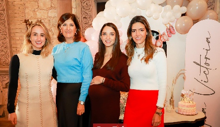  Ángeles Mahbub, Marus Hernández, Sofía Álvarez y Gabriela Labastida.