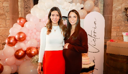  Gabriela Labastida con su cuñada Sofía Álvarez.