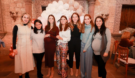  Ángeles Mahbub, Alejandra Quezada, Sofía Álvarez, Lu Castelo, Diana Olvera, Mónica Torres y Andrea Espinosa.