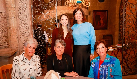  Paty del Peral, Ana Laura Azcárraga, Sofía Álvarez, Marus Hernández y Rosa Elena Nieto.