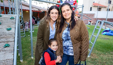  Gloria Escobedo, Begoña López y Begoña Sharp.