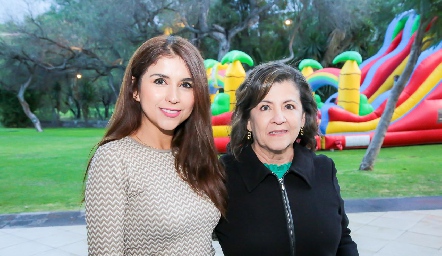  Victoria Campos y Silvia González.