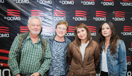 Carlos Escudero, Eli Torres, Claudia y Ana María Ortiz.