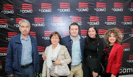  Francisco López, Olivia González, Cesar González, Karen Barragán y Estefanía González.