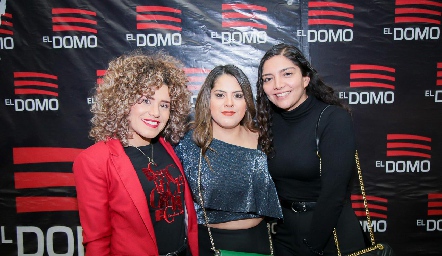  Estefanía González, Larisa Aguilera y Karen Barragán.