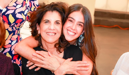  Cristina Nava y Natalia Navarro.