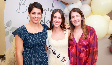  Pilar Fernández, Natalia Navarro y María José Fernández.