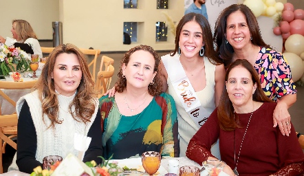  Bertha Barragán, Sofía Martín Alba, Natalia Navarro, Claudia Nava y Laura de la Rosa.