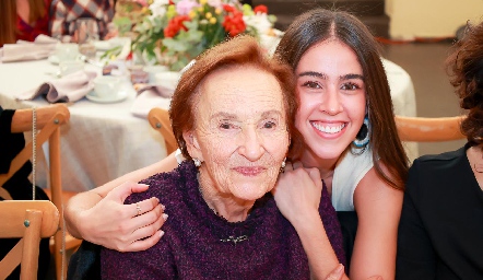  Ana María Carpizo y Natalia Navarro.