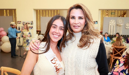  Natalia Navarro y Bertha Barragán.