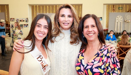  Natalia Navarro, Bertha Barragán y Claudia Nava.