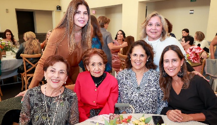  Lichis Hinojosa, Martha Díez Gutiérrez, Juanita Méndez, Beatriz Treviño, Chely Faz y Adriana Pedroza.