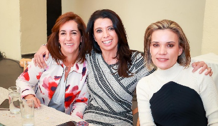  Ale Ávila, Fina Alcocer y Laura Monsech.