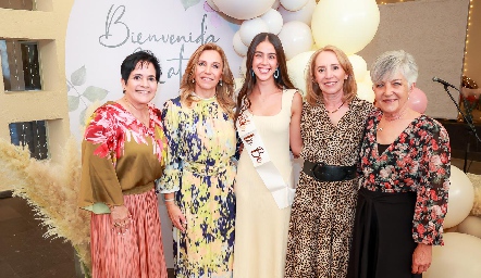  Tita García, Beatriz Lavín, Natalia Navarro, Laura Lavín y Carmen Lavin.