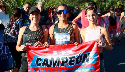  Laura Palomino, Beatriz Núñez y Ximena Stevens.