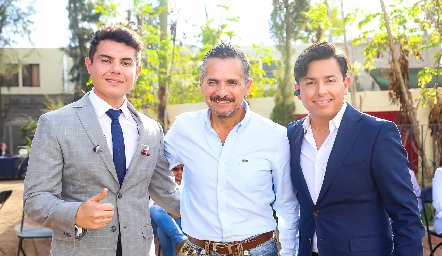  Hermanos Pérez Meza y Vicente Aguilar.
