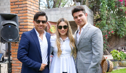  Hermanos Pérez Meza y Lorena Luna.