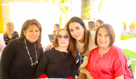  Rosy de García, Maricarmen López, Fernanda Castillo y Maru Torres.