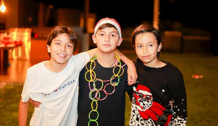  Rodrigo, Gabriel y Marcelo.
