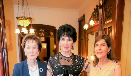  Ana María Minondo, Lucy Stahl y Tere Cuesta.