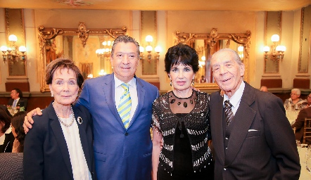  Ana María Minondo, Gabriel González, Lucy Stahl y Pepe González.
