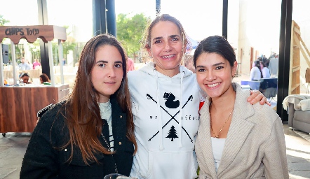  María José Ocejo, Elsa Villalba y Ana Santoyo.