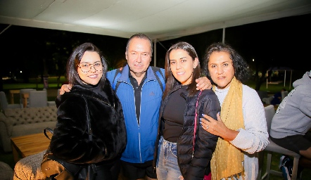  Fernanda Valle, Juan Carlos Valle, Alejandra Valle y Ruth de Valle.