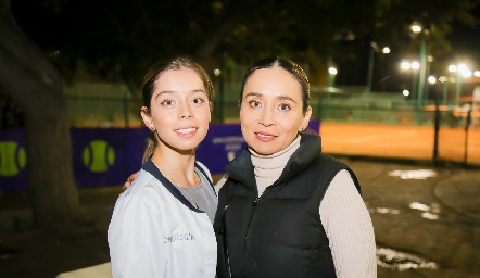  Natalia Gaviño y Yolanda Álvarez.