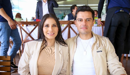 Rene Mendoza y María Flores.