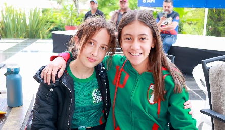  Sofía García y Marian Vega.