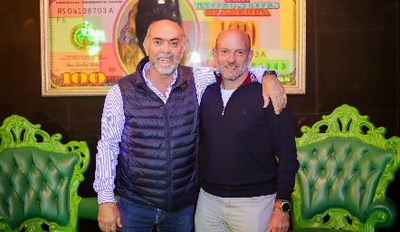  Caly Hinojosa y Héctor Meade.
