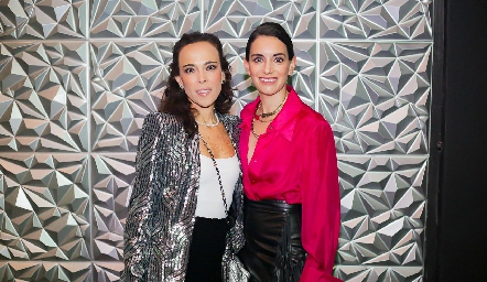  Cheli Sotomayor y Adriana Ramírez.