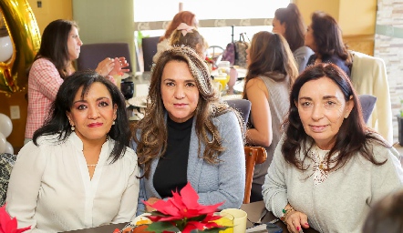  Katia Hernández, Leticia Gutiérrez y Coco Conde.