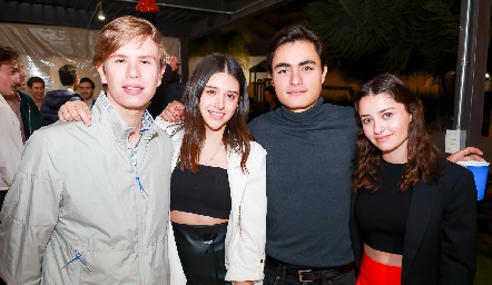  Mauricio, Natalia, Patricio Farías y María Muñoz.