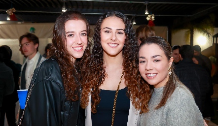  Moni Michel, María Meade y Ale Michel.