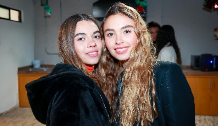   María Anguiano y Alexia Heinze.