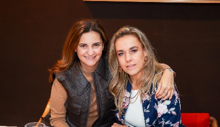  Rosa Mary Rosillo y Mónica Torres.