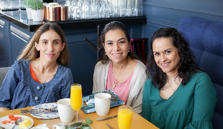  Olga Espinosa, Sofía Díaz de Sandi y Mariana Olmedo.