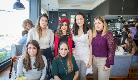  Ximena Fernández, Iza Garza, Mariana Meade, Dora Díaz, Mónica y Gaby Ponce.