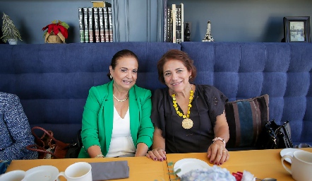  Dora Cabrera y Yolanda Martínez.