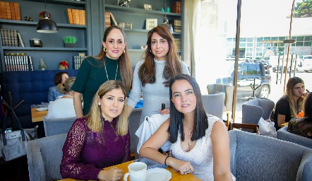  Gaby y, Mónica Ponce, Dora Díaz y Mariana Meade.